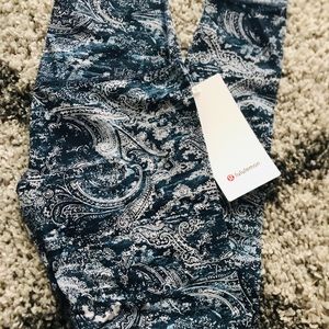 Lululemon align pant 28” size 4 paisley glaze